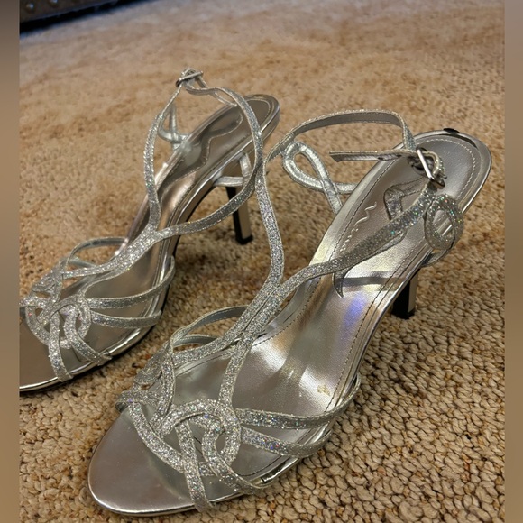 Nina Silver Sparkles Stiletto heels, size 9 - Picture 3 of 5